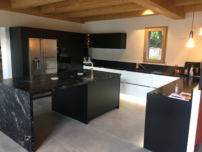 cuisine effet marbre noir