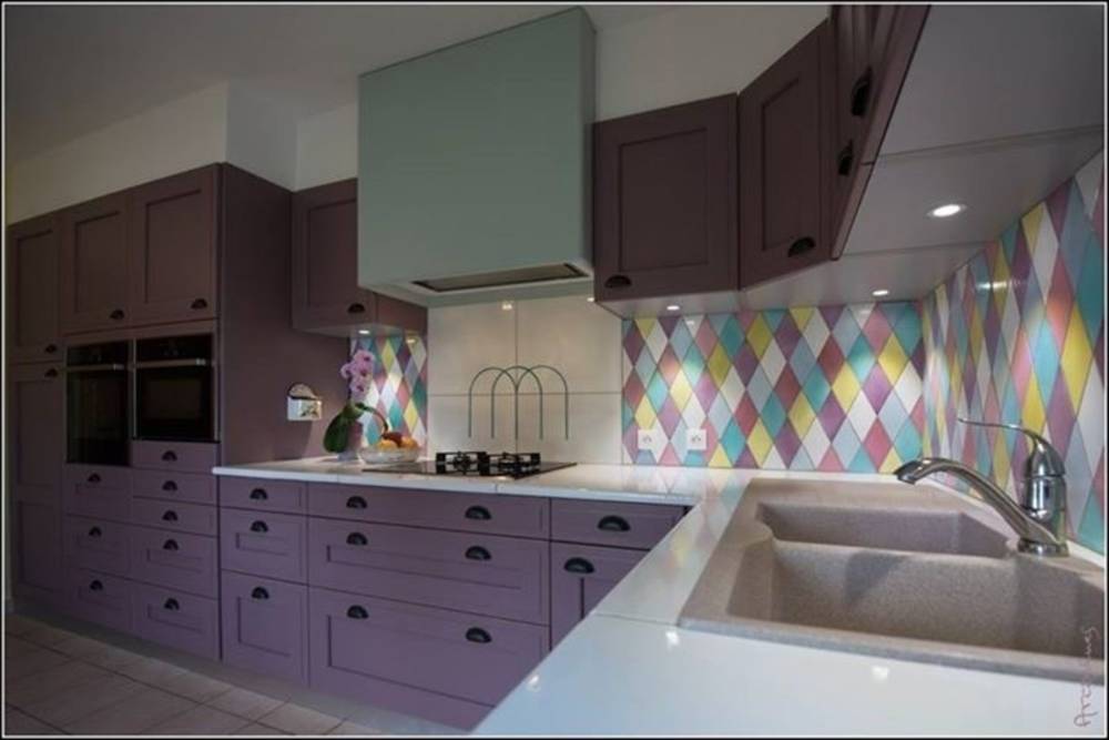 cuisine mauve de coté